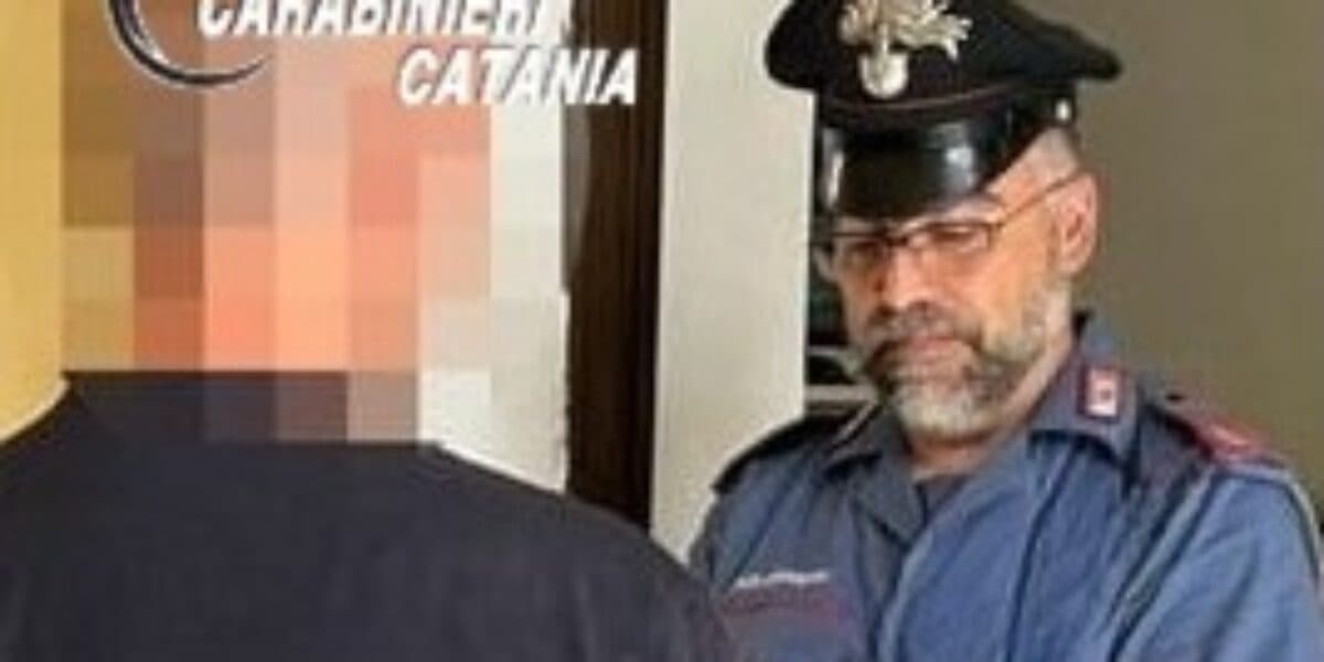 Catania, picchia il padre che gli nega i soldi: arrestato