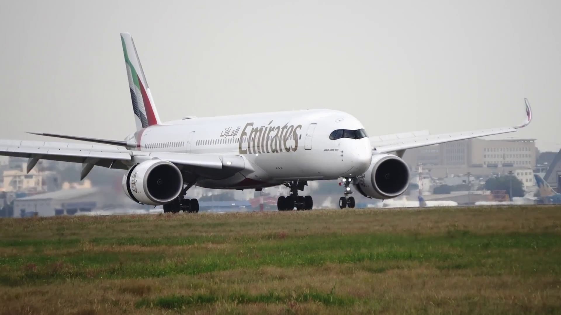 A maggio frena il trasporto aereo mondiale, pesa la guerra in Medio Oriente
