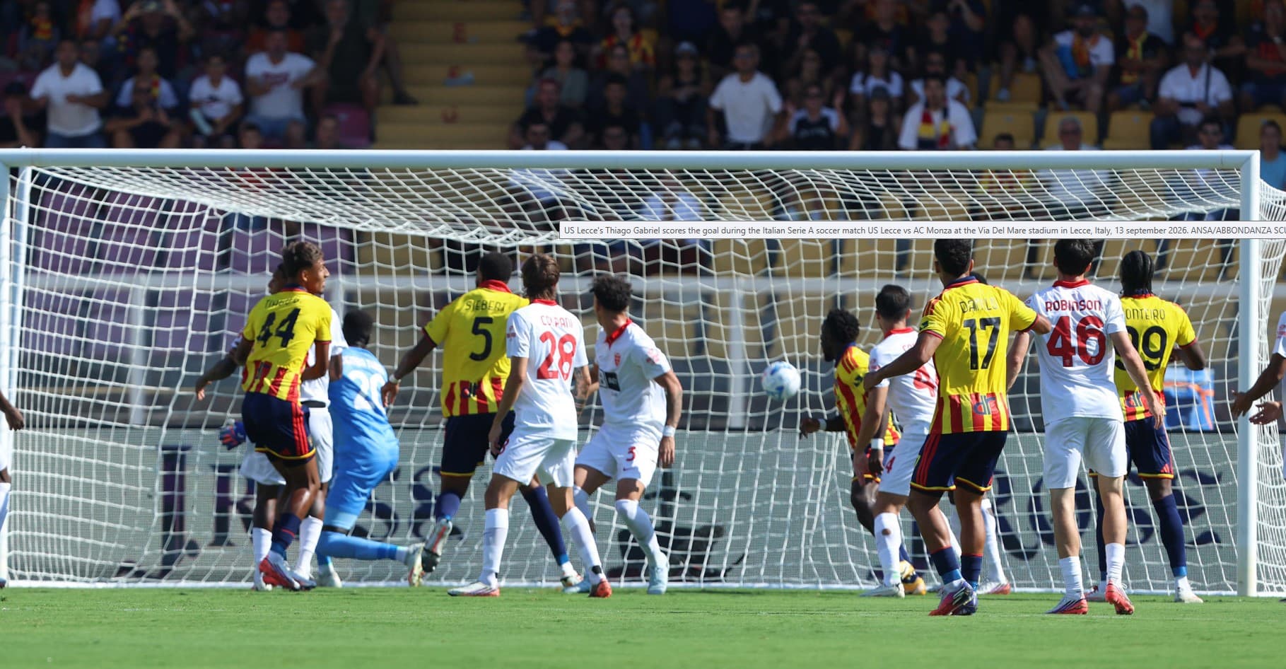 Coulibaly trascina il Lecce, Monza battuto 3-2