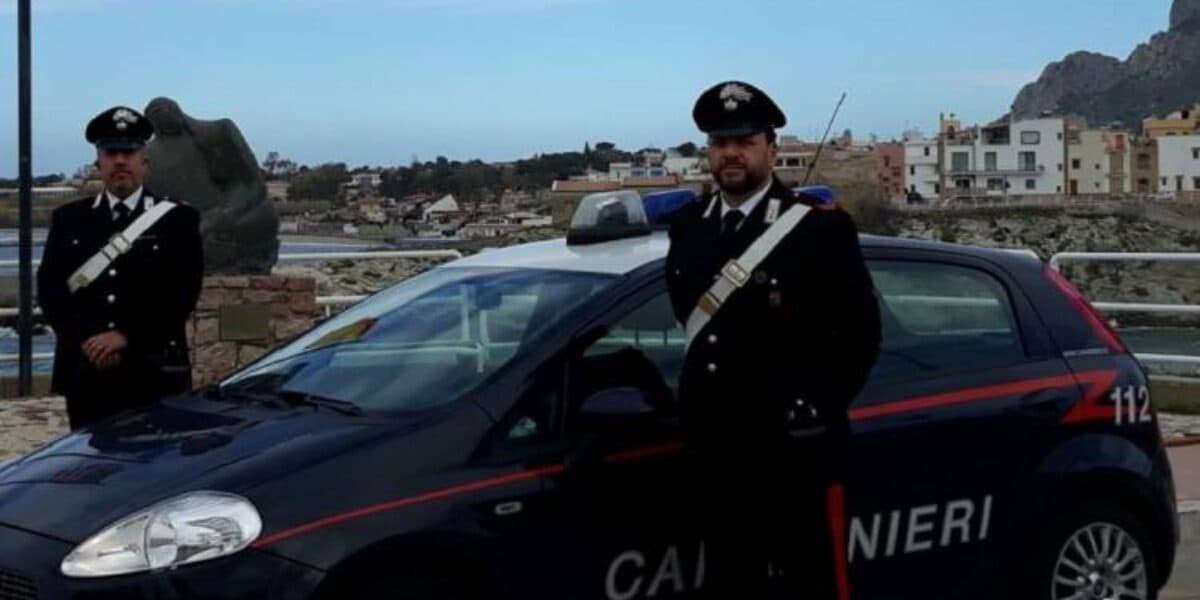 Palermo, si proponevano sui social come professionisti del ritocco estetico ma erano senza titoli