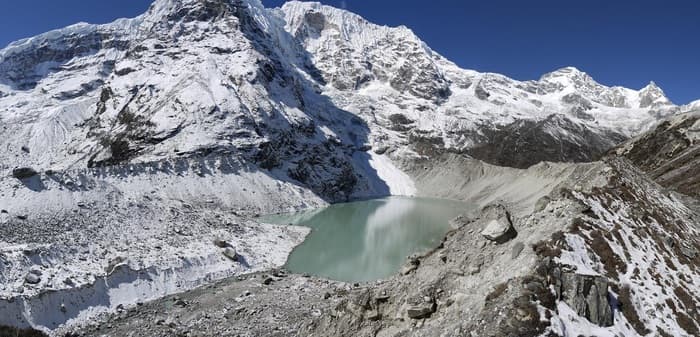 Nepal, nuova frana: intanto il bilancio sale a 750 morti e 3.044 dispersi