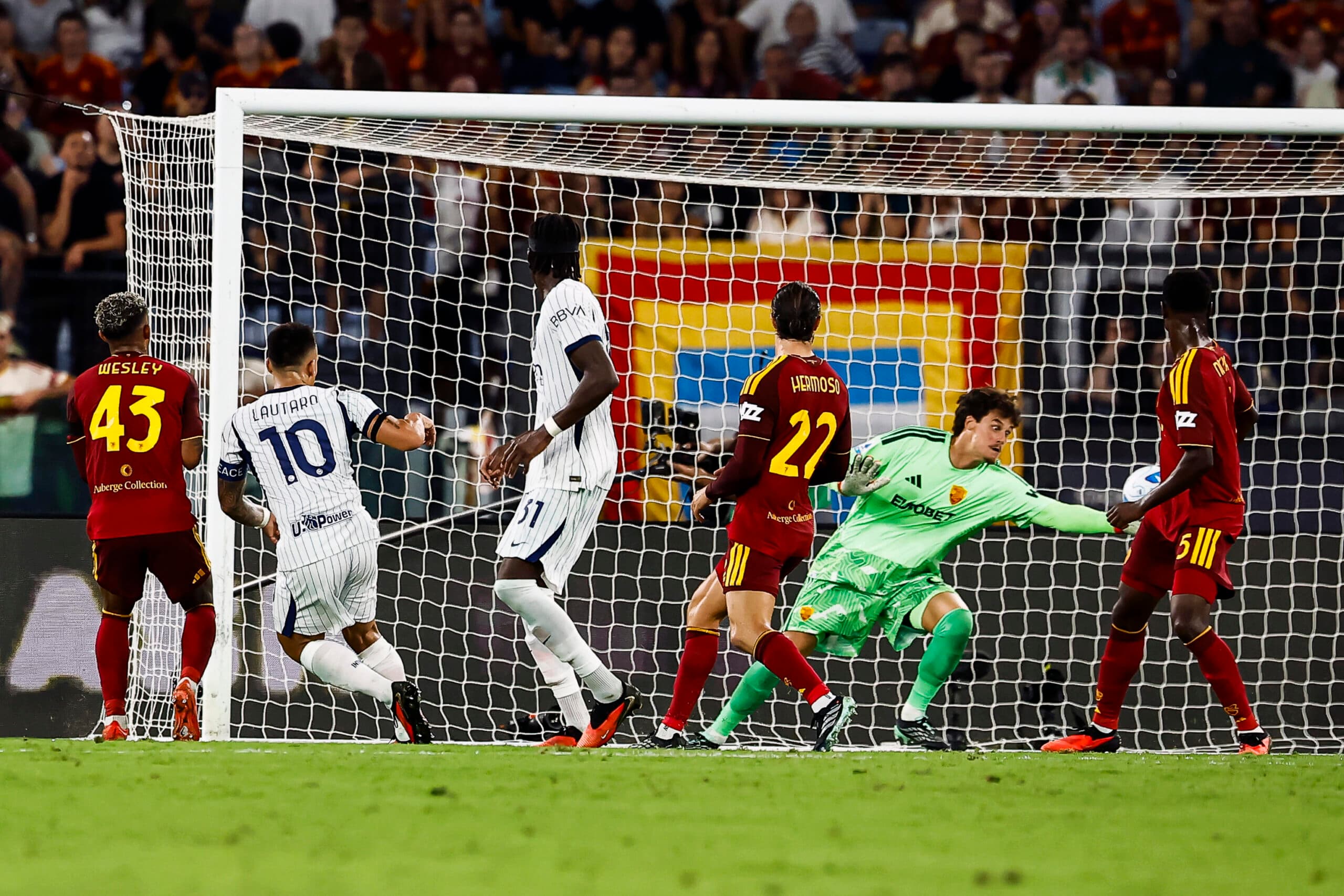 L'Inter rimonta anche all'Olimpico, con la Roma finisce 2-2