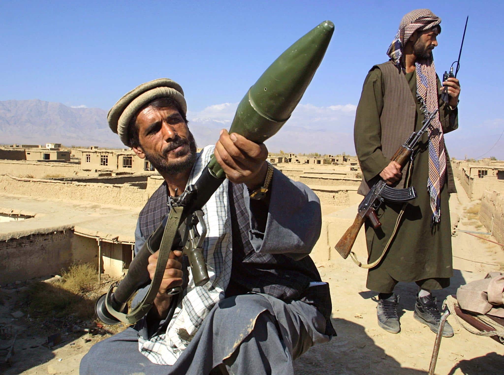 Accordo miliardario tra Pakistan e Libia: venduti caccia e armi nonostante l’embargo ONU