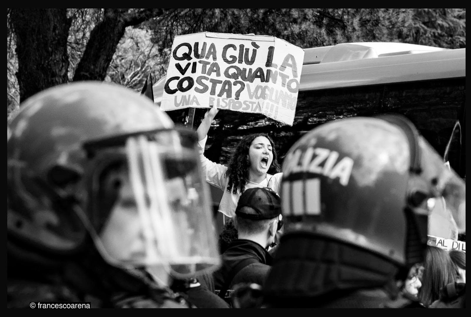 Cortei di studenti e lavoratori in 60 città, tensioni a Roma e Torino: il racconto della giornata