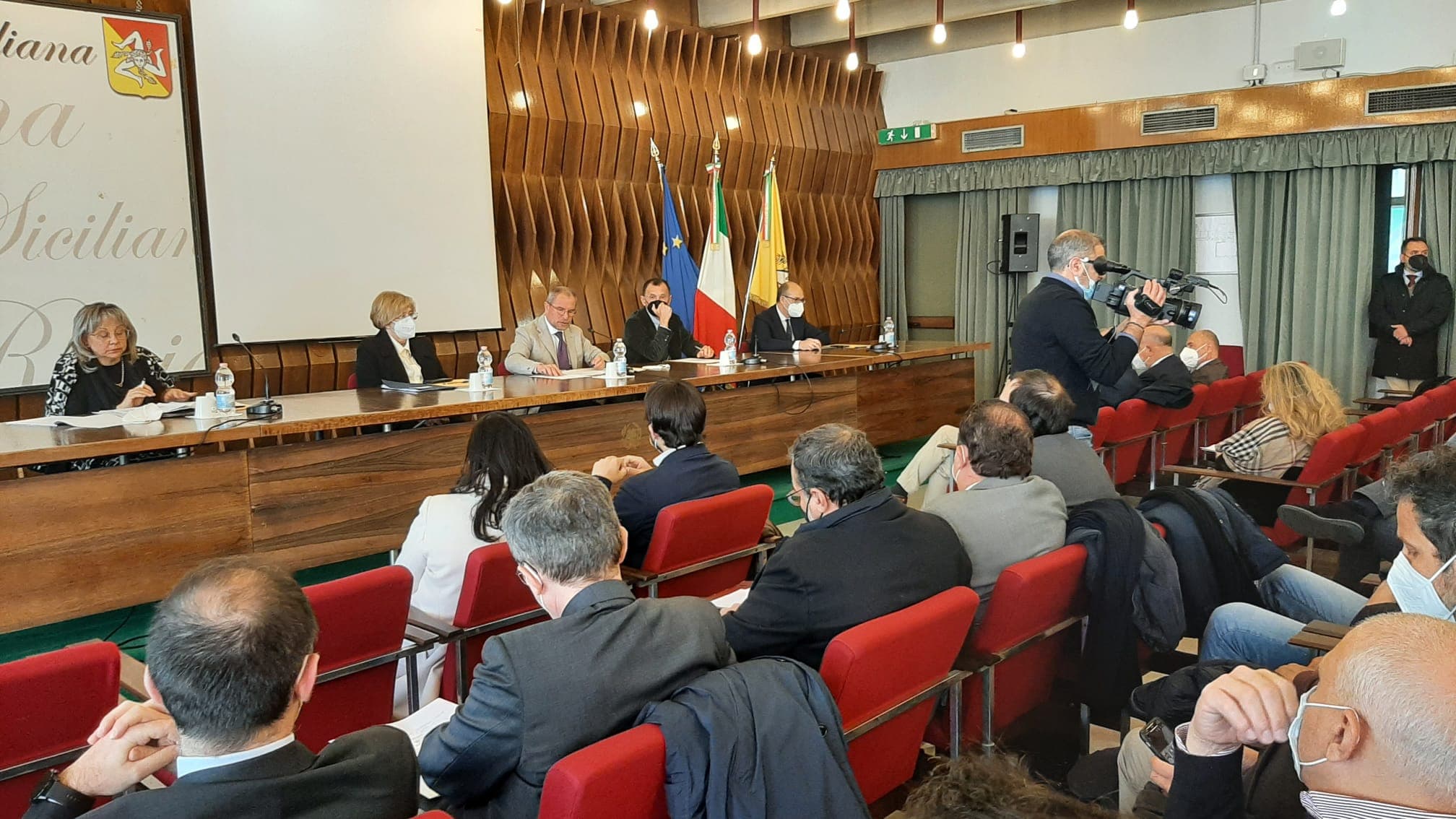 Pfizer, la protesta dei lavoratori di Catania: «Non cancellate 40 anni di storia»