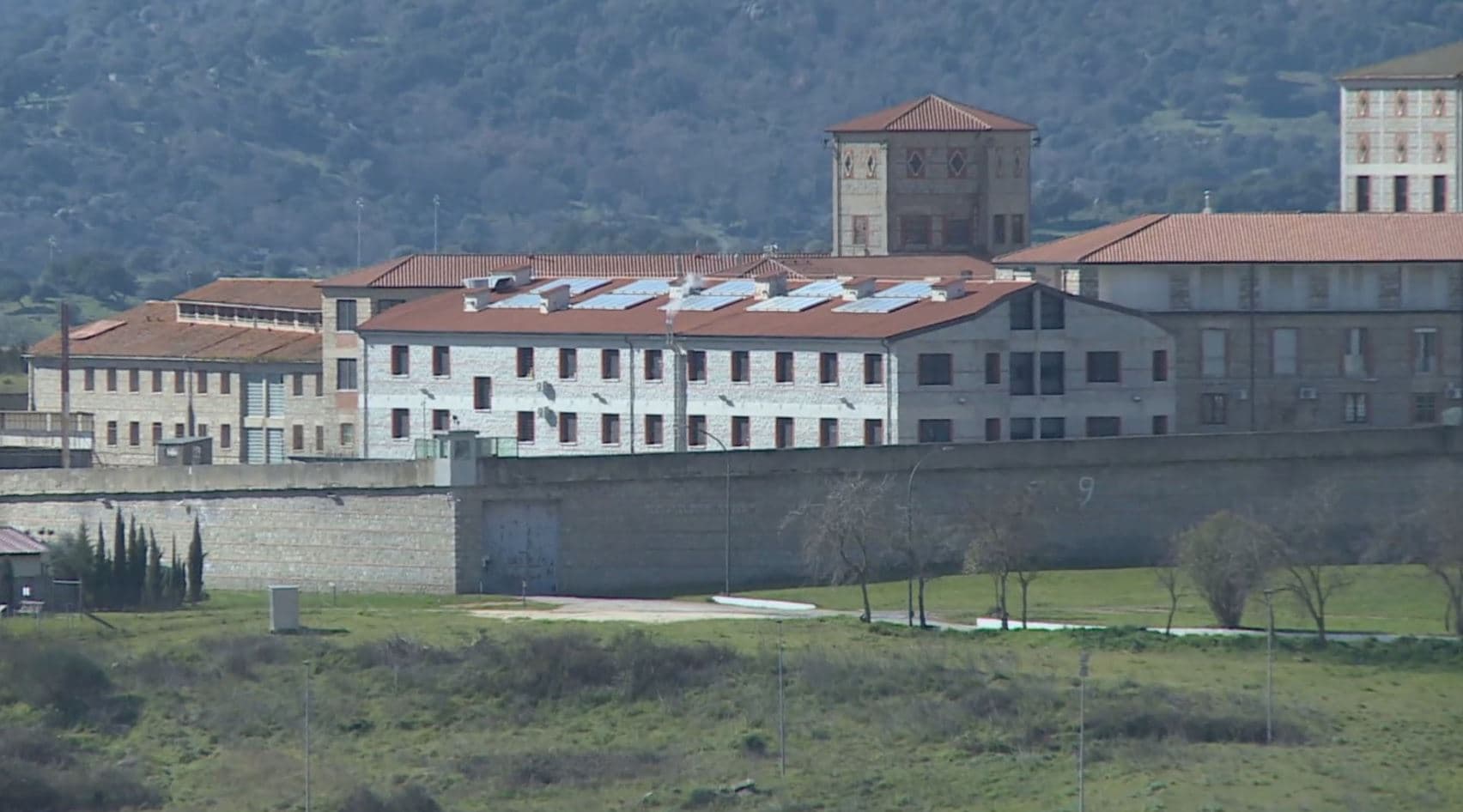 I mafiosi al 41 bis in Sardegna: Todde sfida Nordio, «Non siamo la Cayenna d'Italia»