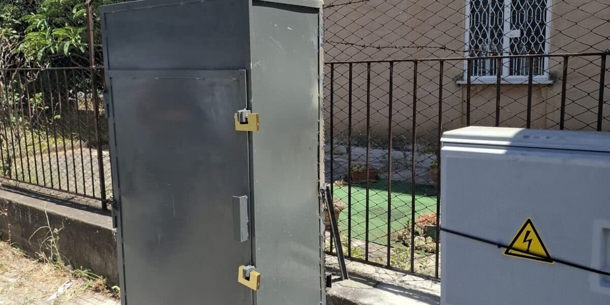 Palermo, vandali lasciano il Cep al buio: Amg blinda il quadro elettrico
