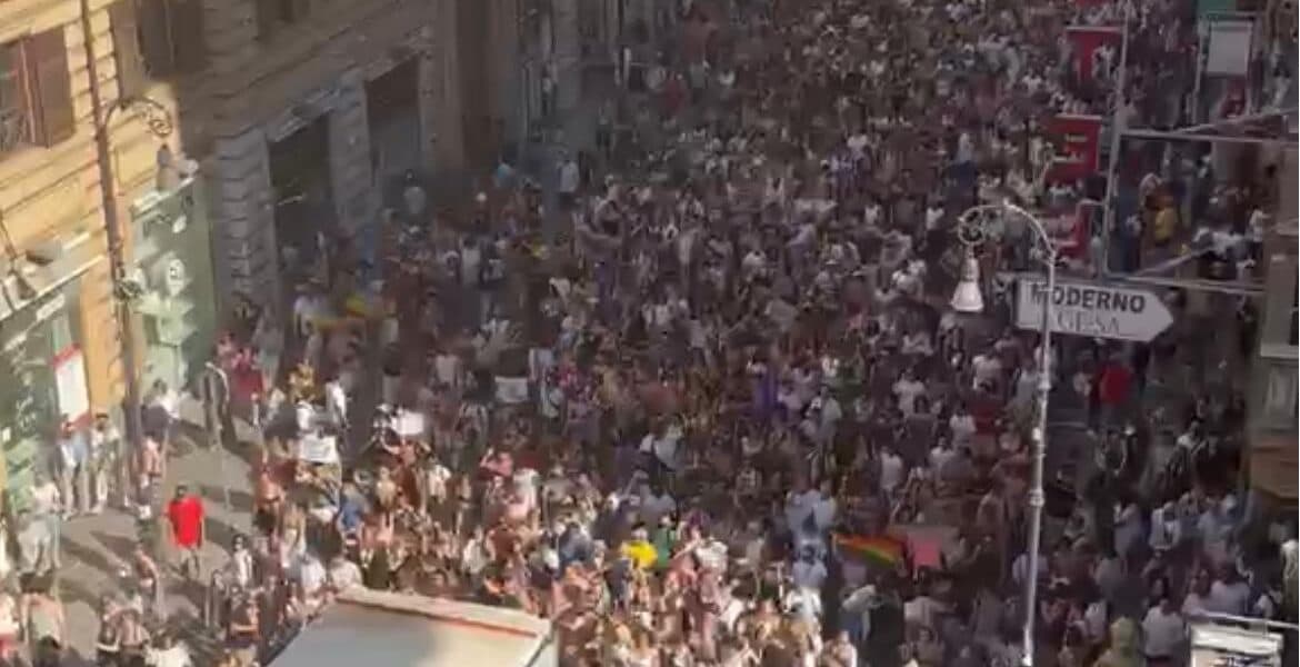In migliaia al Pride di Palermo, sui carri si balla Lady Gaga