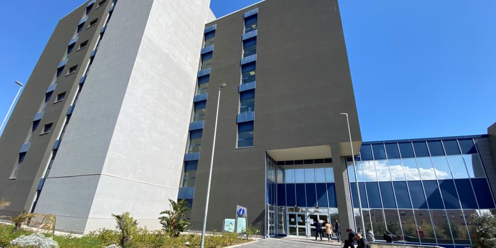 Al Policlinico di Catania una nuova tecnica di proctocolectomia totale robotica