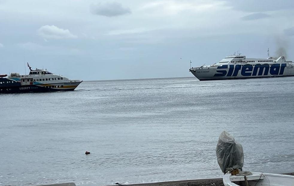 Trasporti marittimi, i sindaci delle isole: «Annullare gli aumenti dei biglietti»