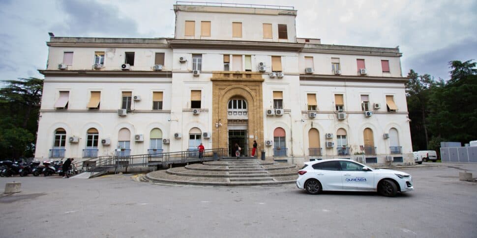 Tragedia alle porte di Palermo, un'auto travolge un gruppo di ciclisti: muore una donna