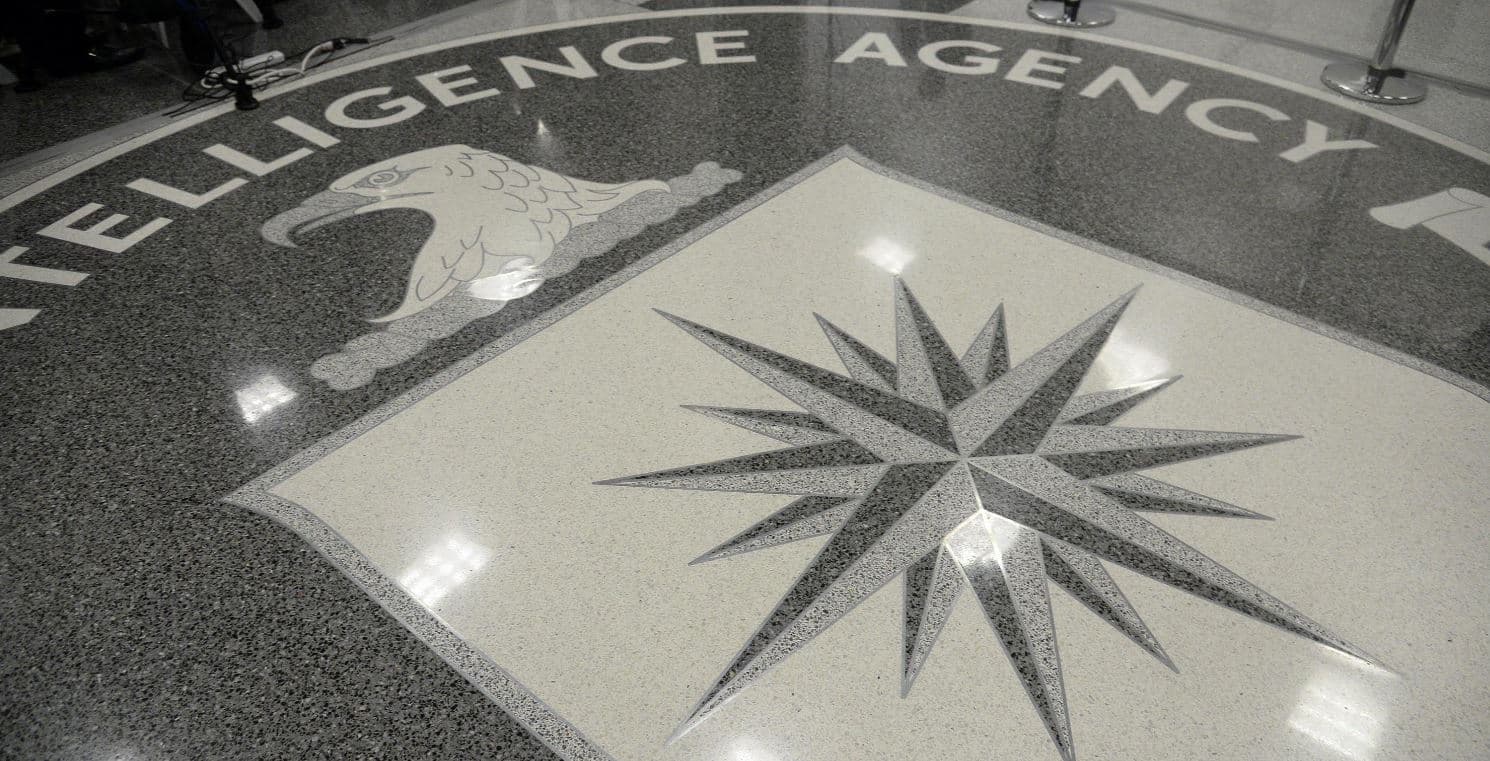 Gli 007 americani scappano dalla Cia. Scatta la missione pensione