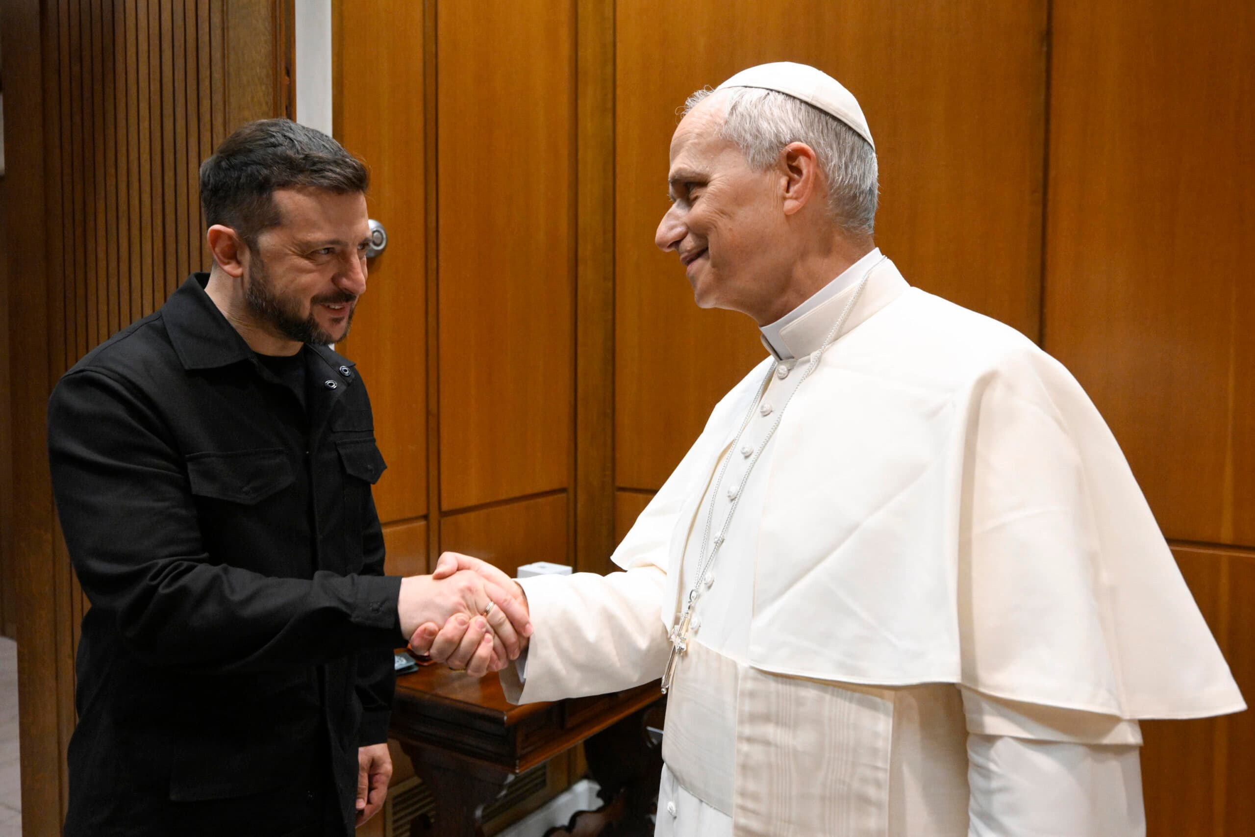 Telefonata tra il Papa e Zelensky: «Chiesti aiuti per l'evacuazione di Oleshky»