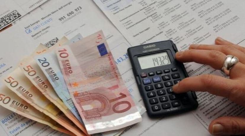 Bollette elettriche, dal 2027 possibile sconto del 10%: accordo tra Italia e Ue