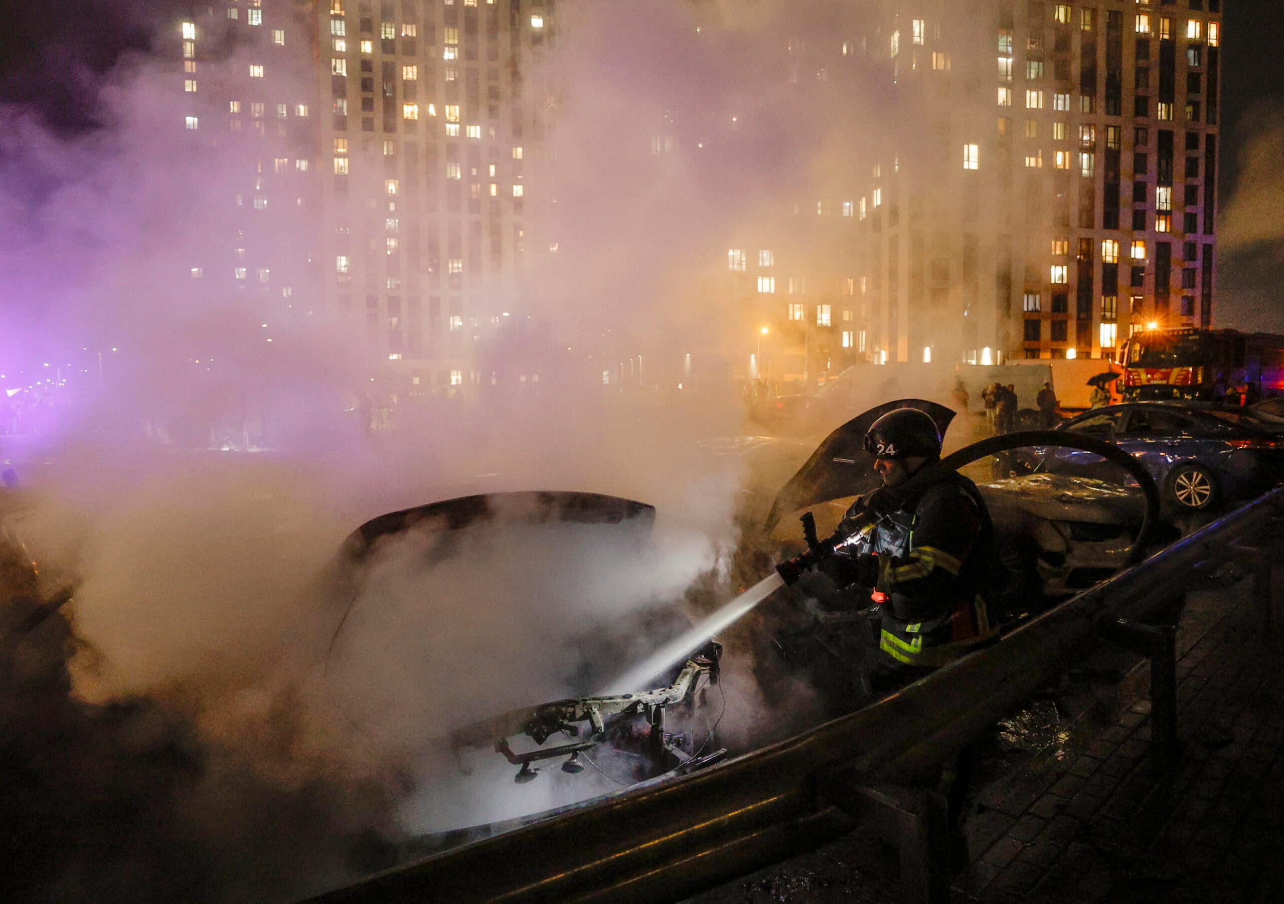 Il sindaco di Mosca: 493 droni lanciati nella notte. Bombardate sei centrali elettriche a Kiev e Kharkiv