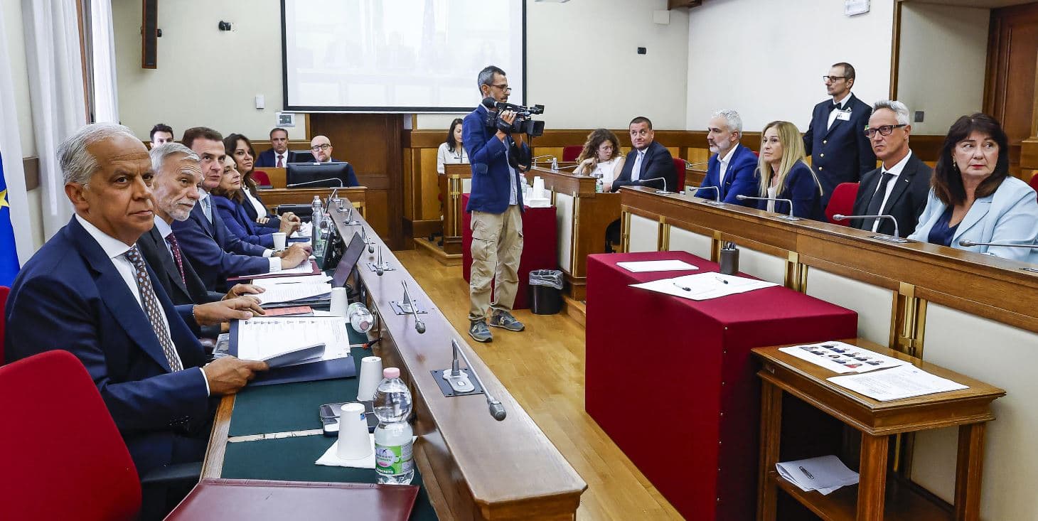 Piantedosi: «Schengen sospeso con la Spagna fino al 15 agosto, nessun passo indietro senza garanzie»