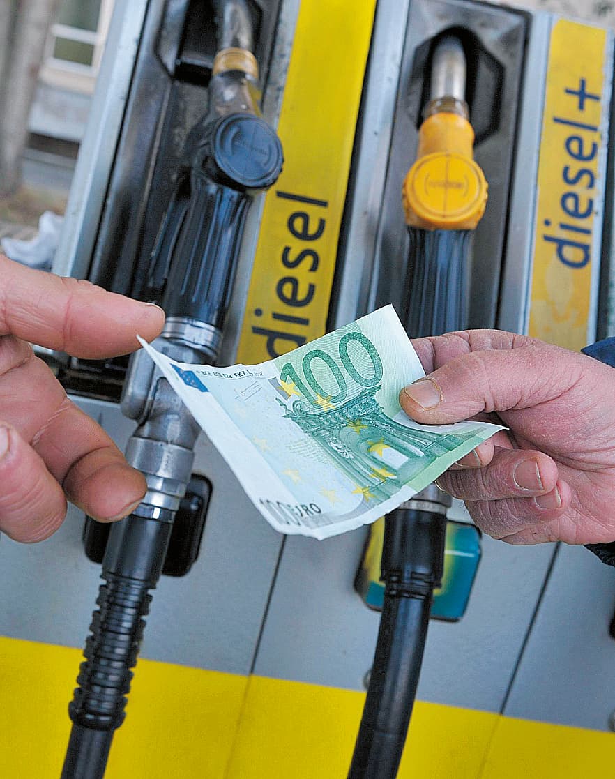Benzina e diesel alle stelle: vacanze in auto sempre più care