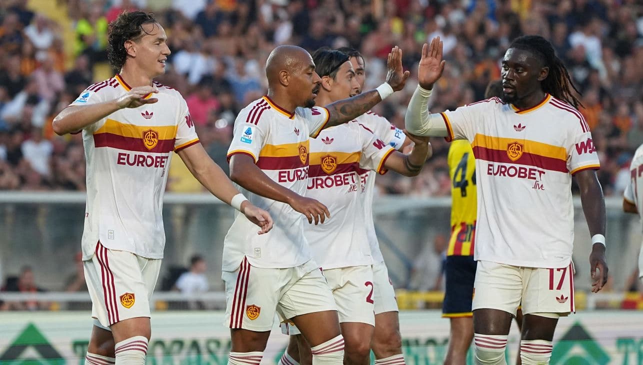 La Roma strapazza il Lecce. Malen è una macchina da goal
