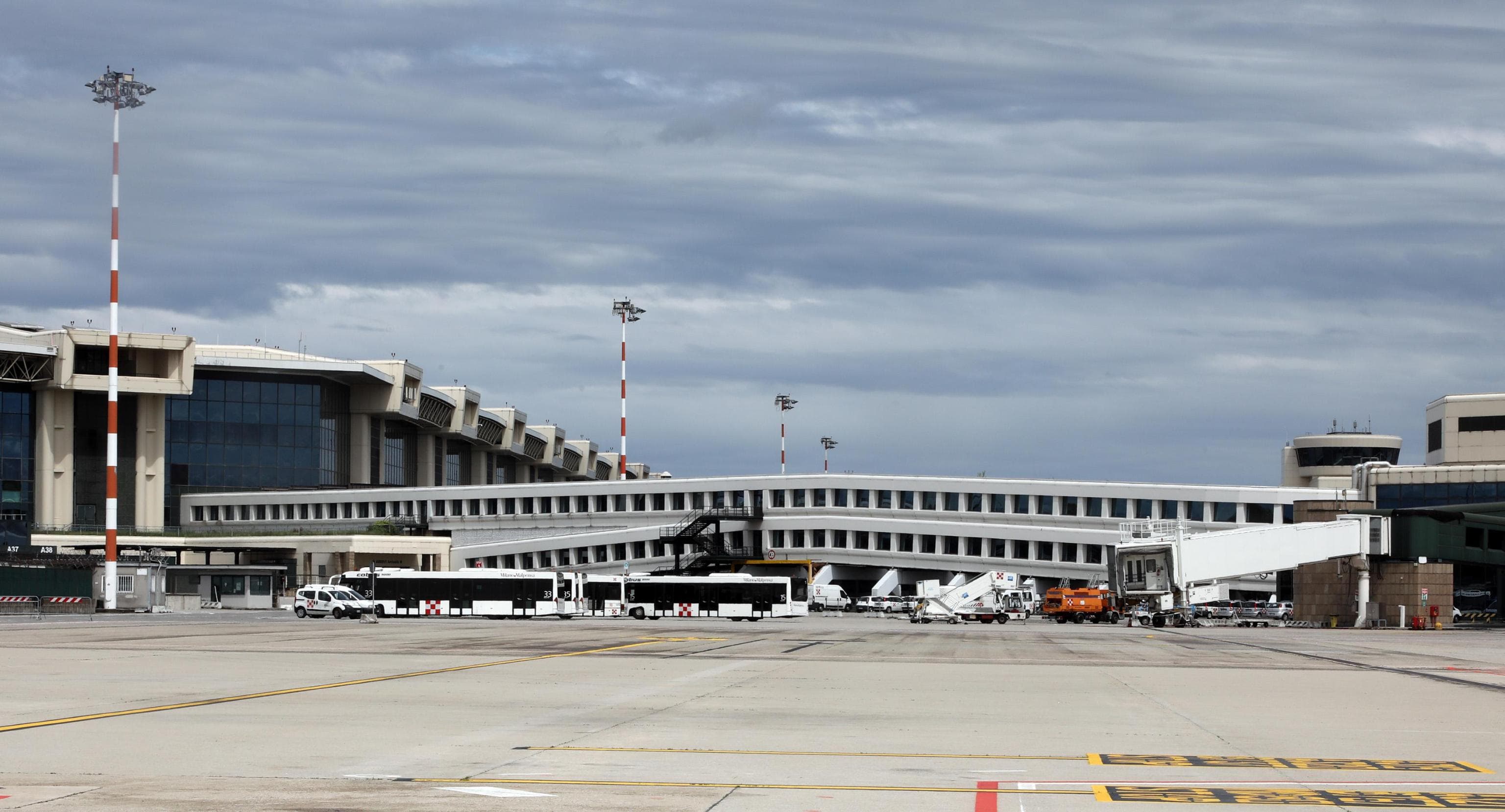 Aeroporto di Malpensa, furti ai danni dei passeggeri: arrestate dieci donne
