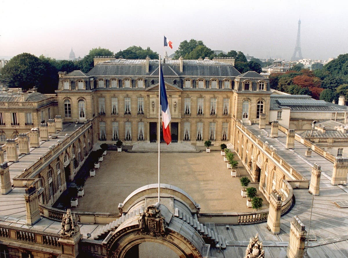 Francia autorizza presenza temporanea e condizionata di aerei usa in alcune sue basi militari in M.O.