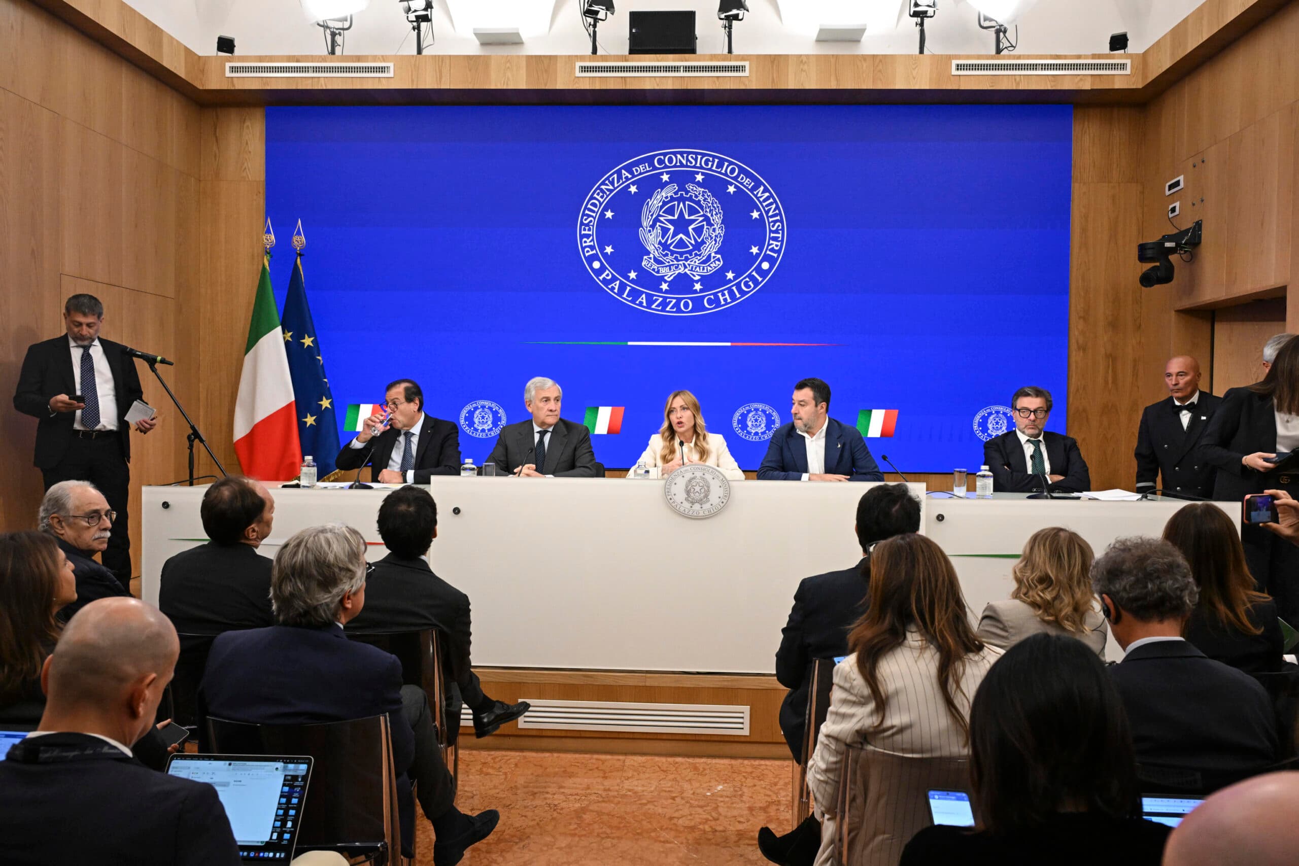 Manovra: taglio Irpef, fondi dalle banche, giochi ed exit tax. L'elenco delle principali misure