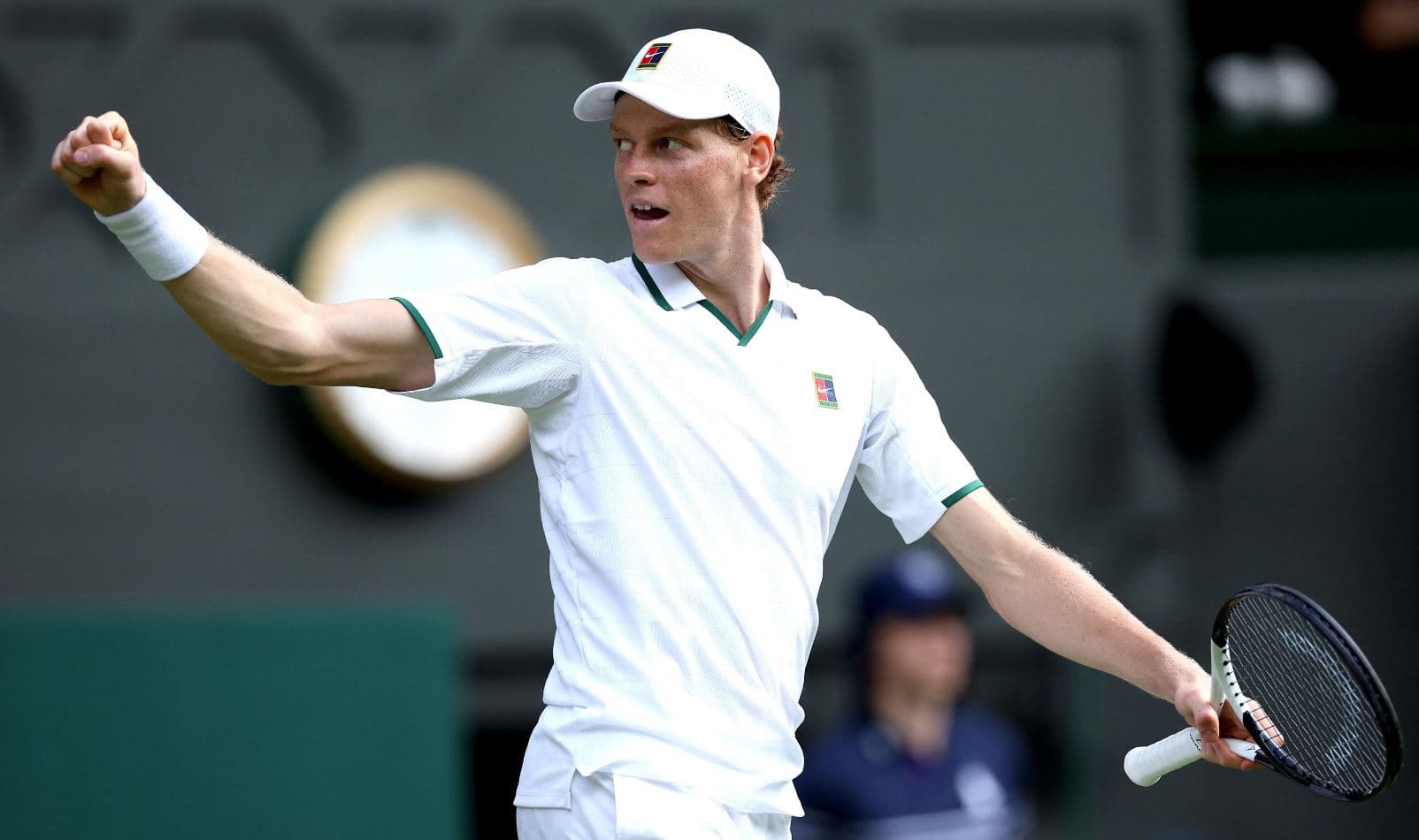 Wimbledon, esordio da brividi per Sinner che vince al quinto set