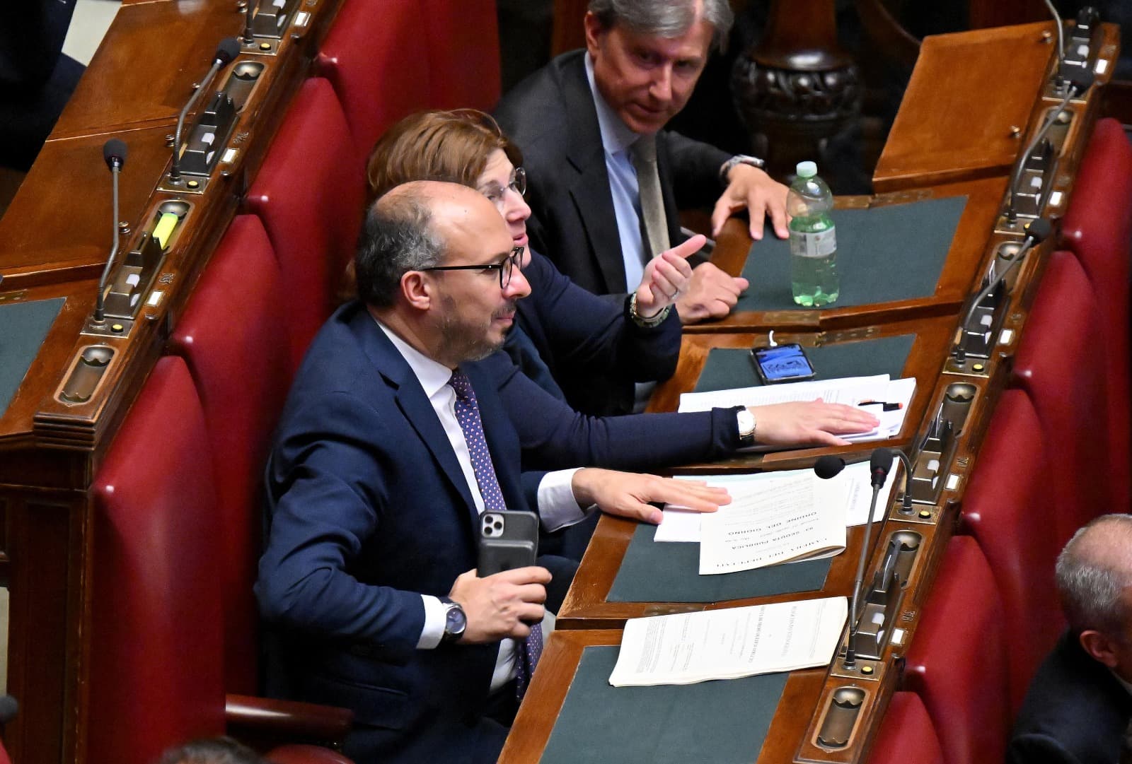 Faraone: «Ci sono forze politiche che hanno lisciato il pelo alla galassia no-vax»