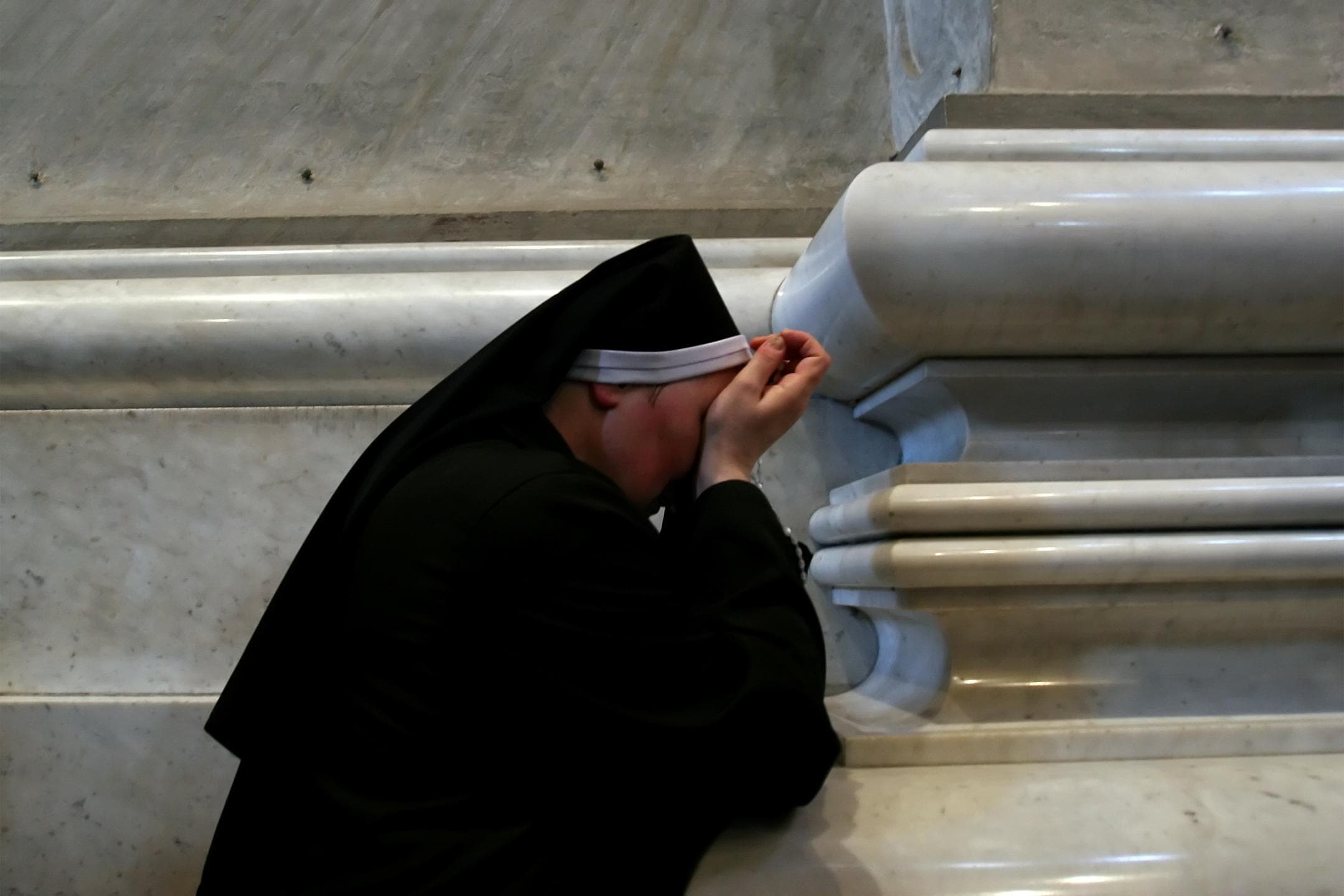 «Pagate o finirete all'inferno», suora indagata per truffa a Carini