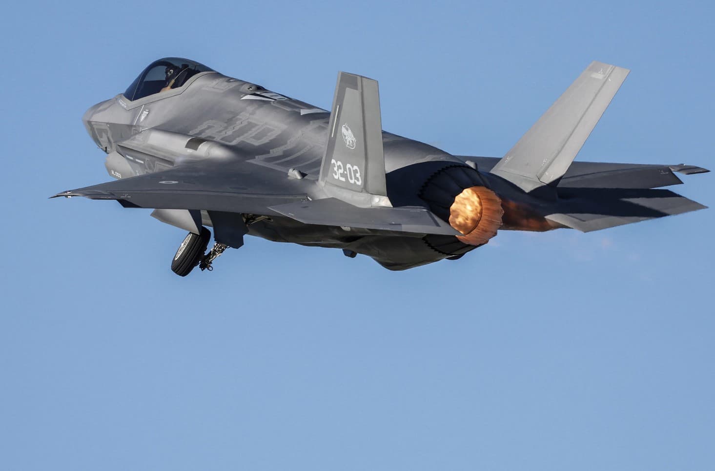 Caccia italiano della Nato abbatte un drone in Lituania