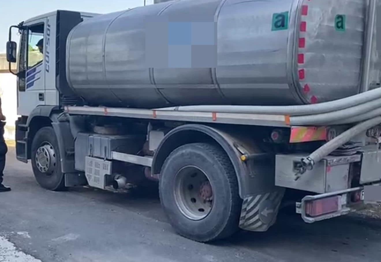 Pozzi abusivi e autobotti con batteri, 22 indagati e sequestri
