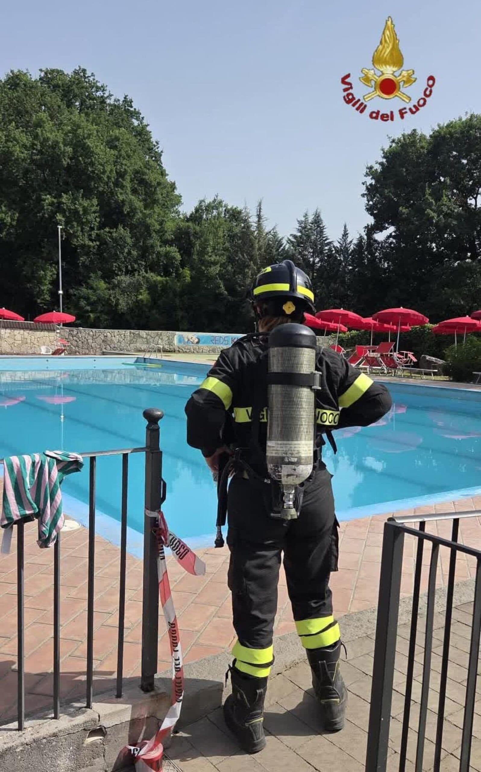 Roma, otto intossicati per fuga di cloro in piscina: un bimbo di 5 anni in codice rosso