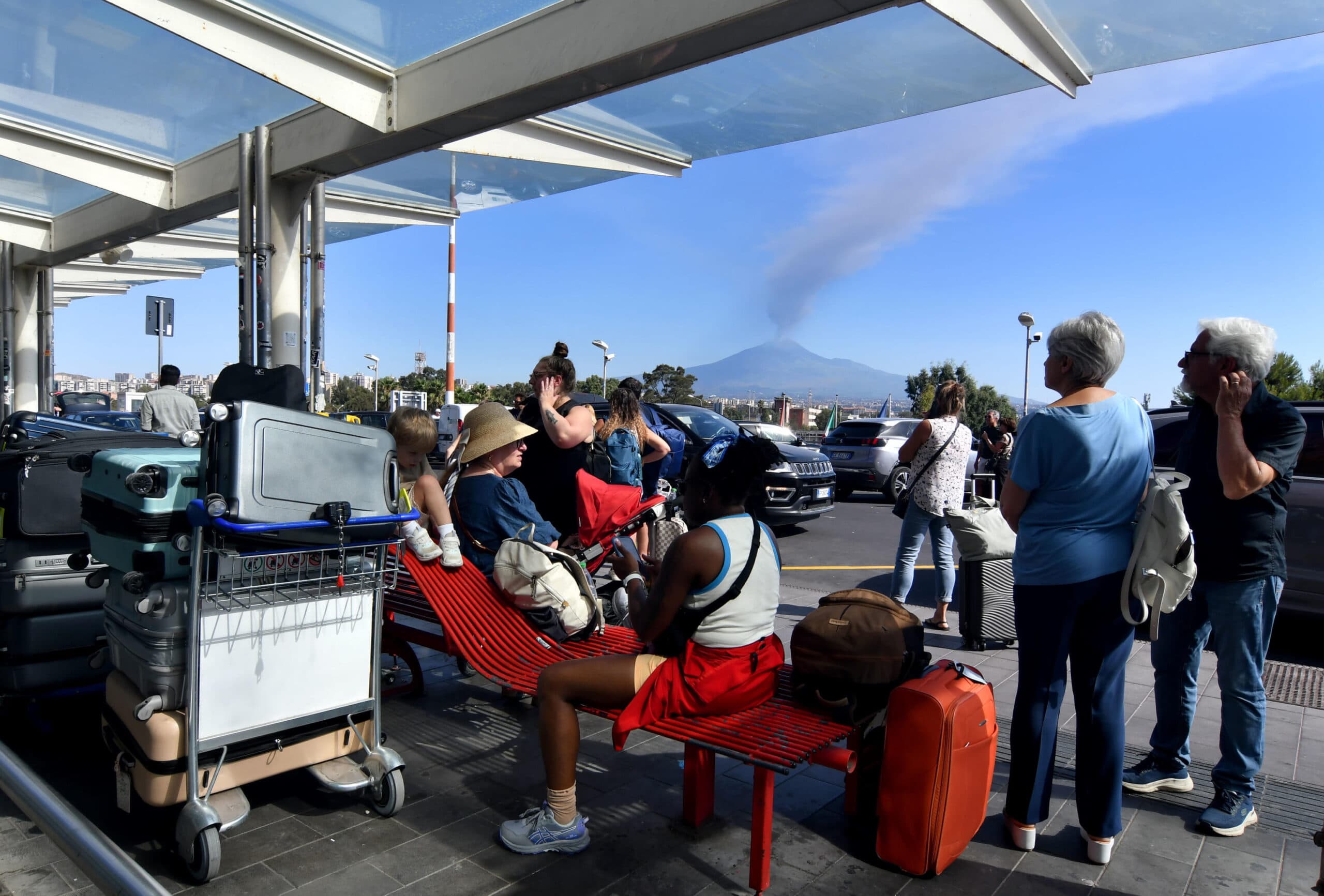 Etna, la Sac pronta a chiudere l'aeroporto di Catania sino al 17 agosto