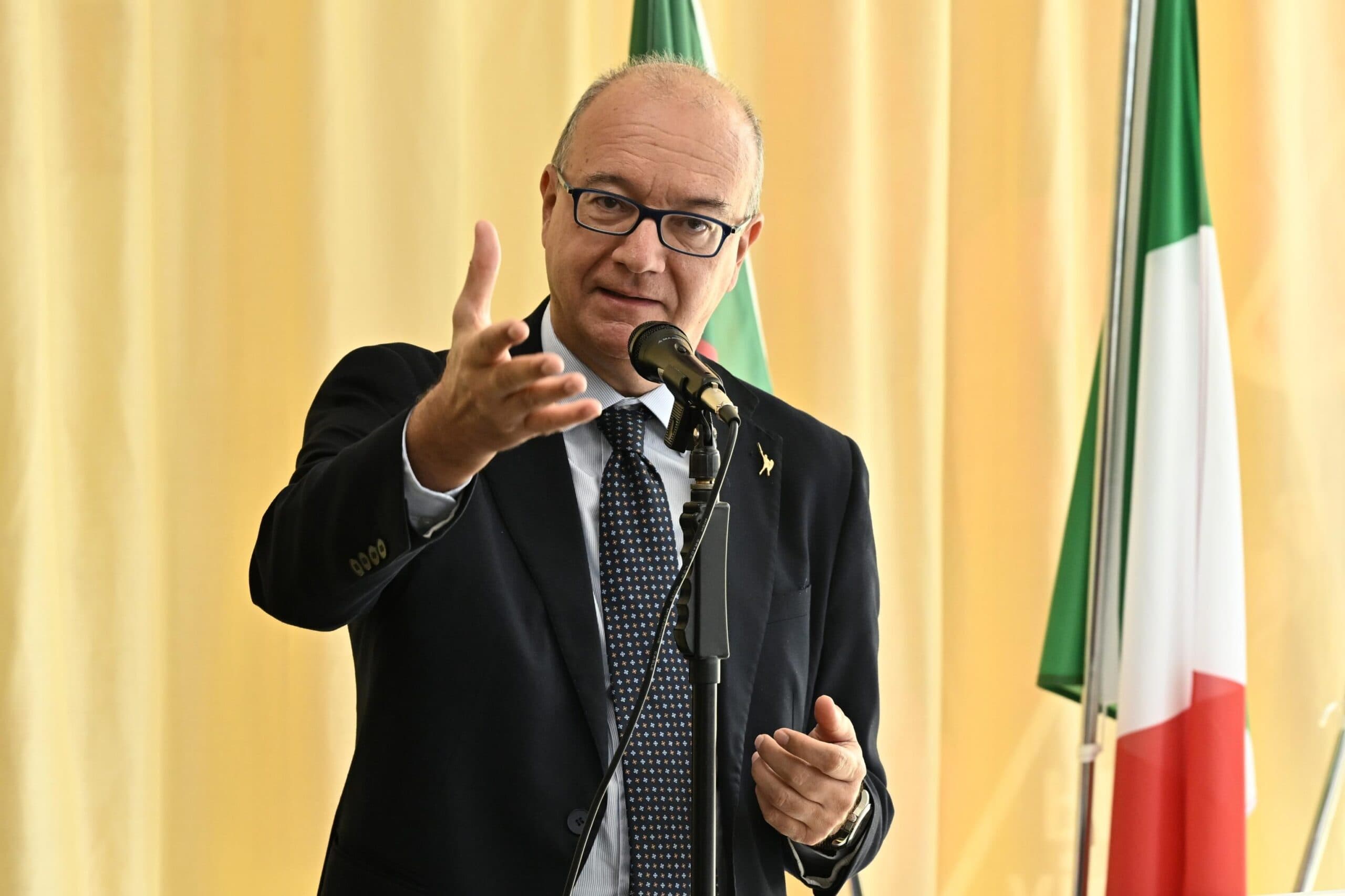 Busta con proiettile e lettera con minacce al ministro Valditara
