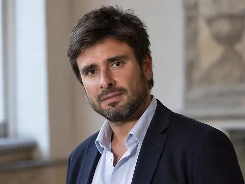Di Battista riappare in tv e svela la malattia: «Mi hanno trovato un tumore al cervello»