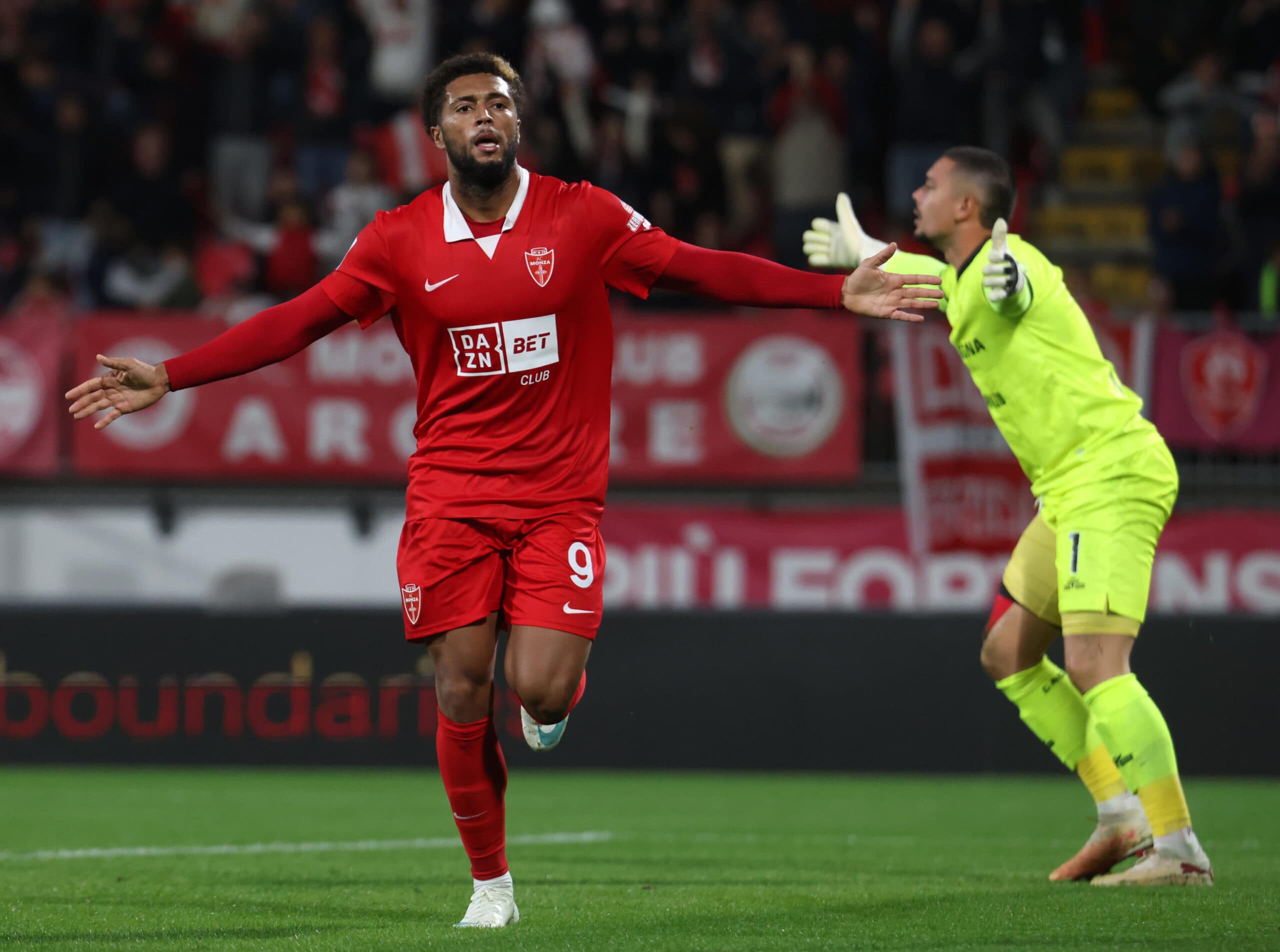 Il Monza travolge il Cagliari, al Brianteo finisce 4-0