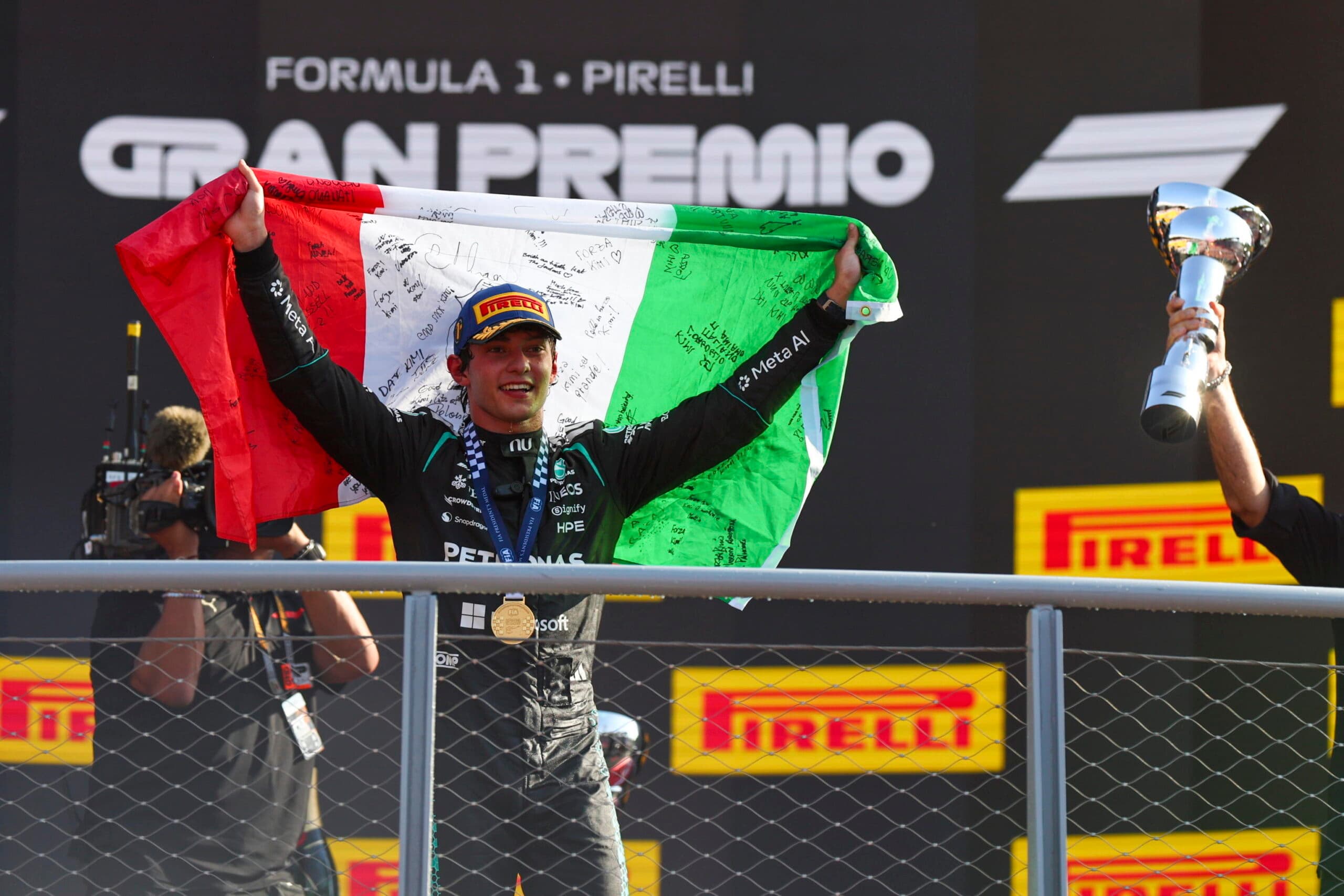 F1, impresa storica di Antonelli: parte ultimo e vince a Monza. Il primo italiano da 60 anni