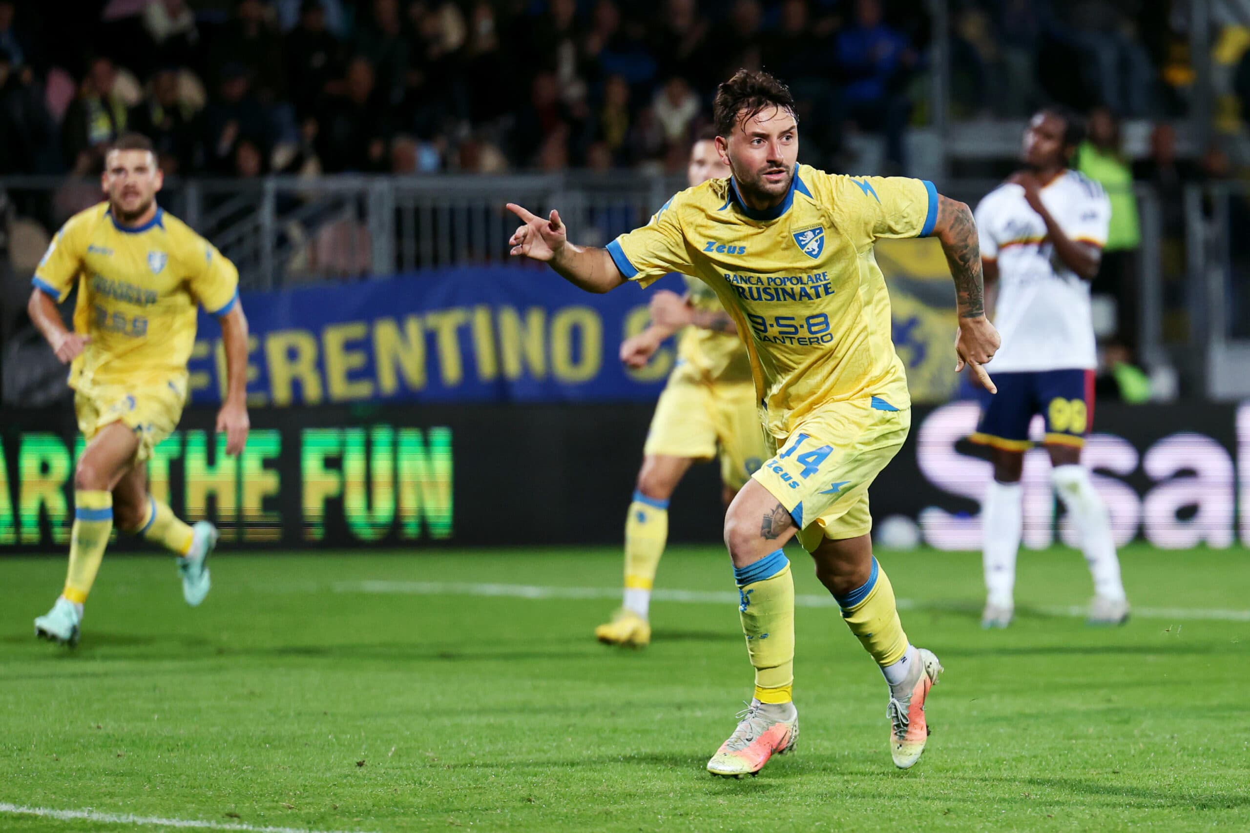 Vola il Frosinone, 5-1 al Lecce