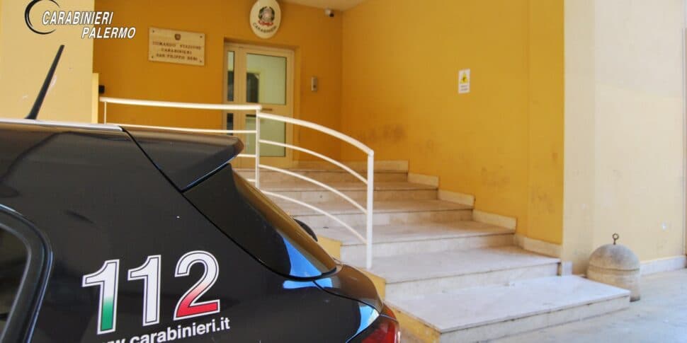 Armi e droga allo Zen, blitz dei carabinieri: denunciati padre e figlio