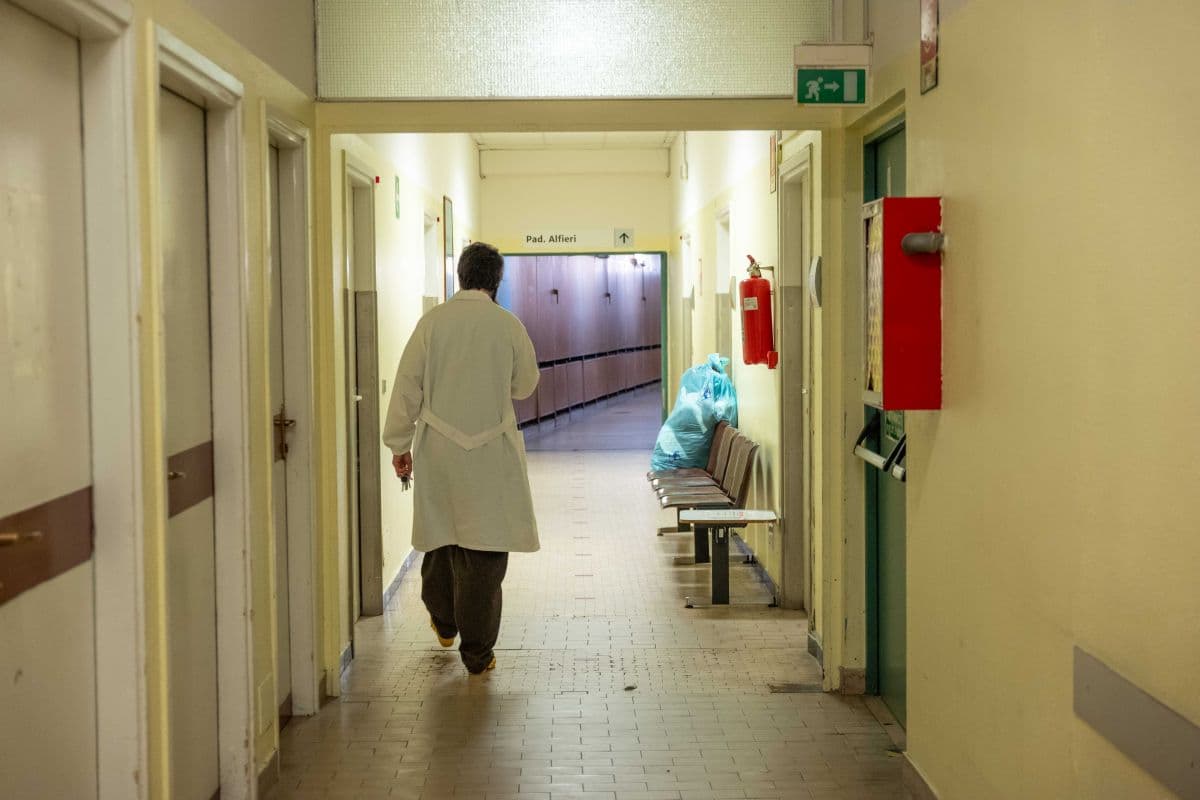 San Marino, un bimbo rischia di annegare in piscina: è in prognosi riservata