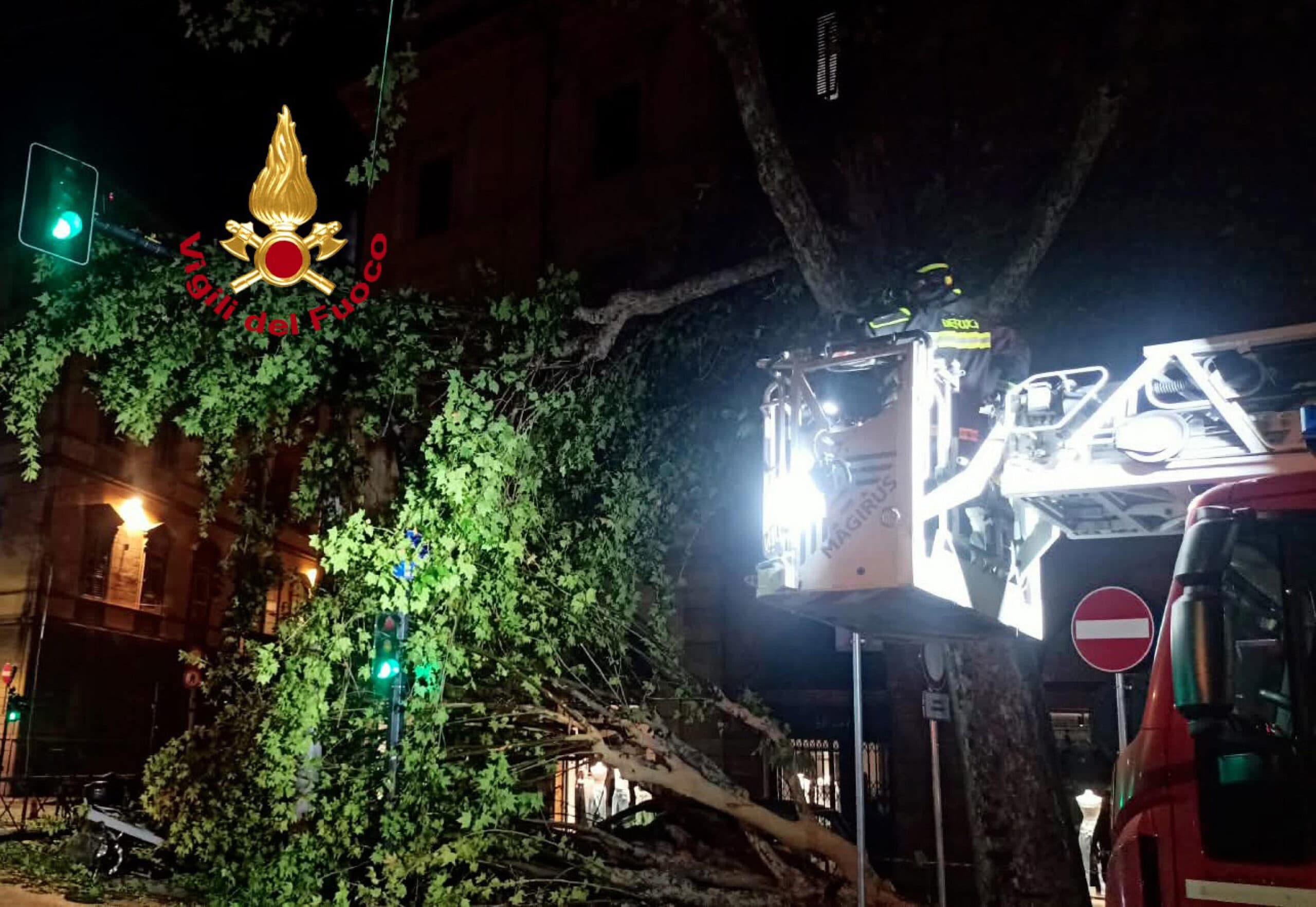 Trombe d'aria e fulmini in Toscana, isolata una Rsa