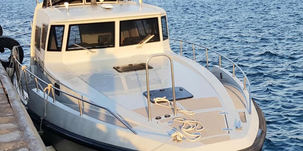 Sfrecciano in mare con gli acquascooter e minacciano i Finanzieri, due arresti a Palermo