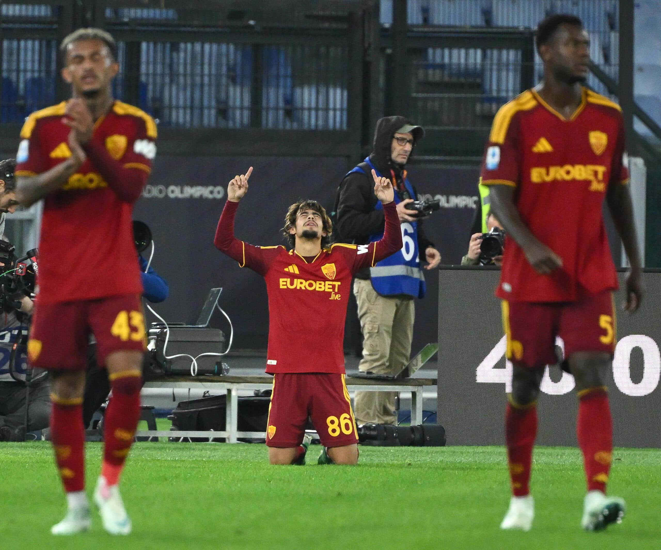 Serie A, pioggia di gol all'olimpico: la Roma batte il Cagliari 4-2