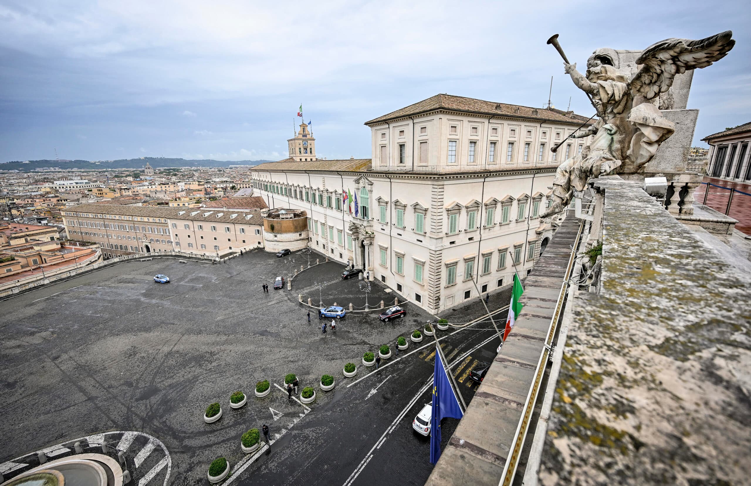 Stop al bollo e taglio delle accise, Mattarella emana il decreto