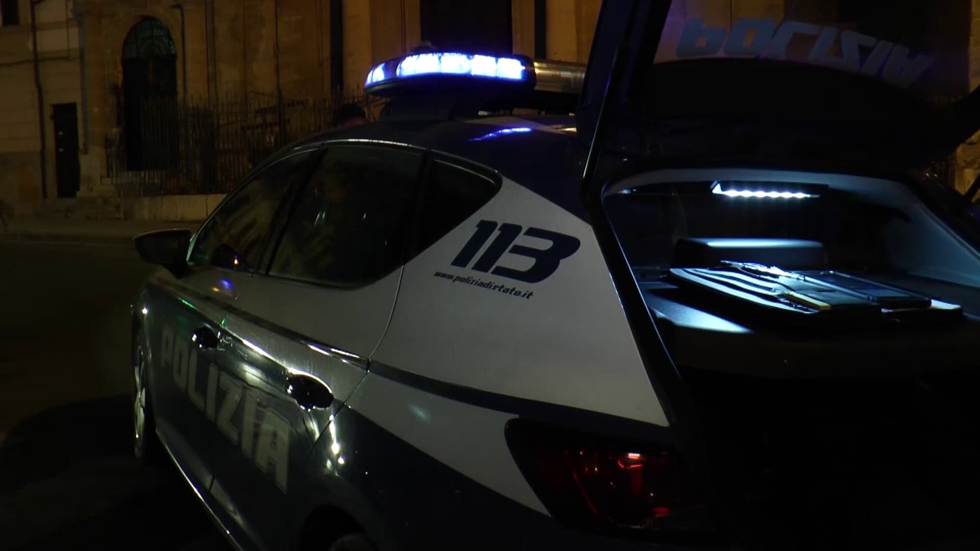 Triplice omicidio a Roma, uccisi a coltellate padre, madre e una bimba di 8 anni. Fuori pericolo l'altro figlio