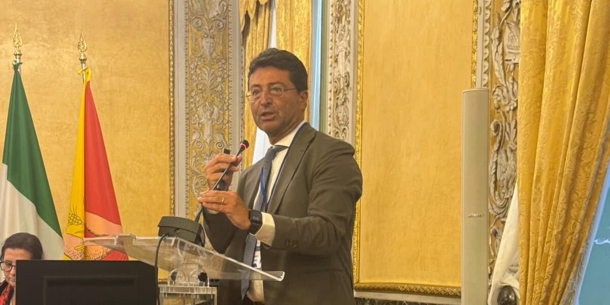 Bere anche se non si ha sete e niente alcol: i consigli del primario di Cardiologia Sergio Fasullo