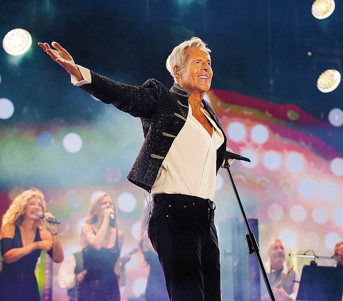 «La vita è adesso» e Claudio torna a cantarla