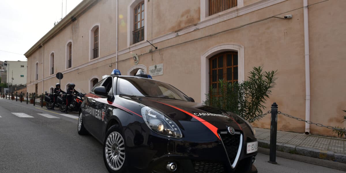 Castelbuono, mandano le figlie a fare la spesa con i soldi falsi: genitori denunciati