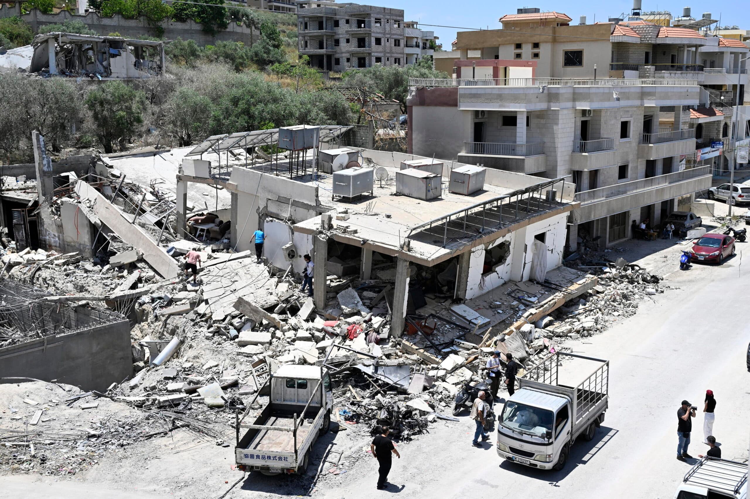 L'Iran chiude di nuovo Hormuz: gli attacchi israeliani in Libano violano gli accordi