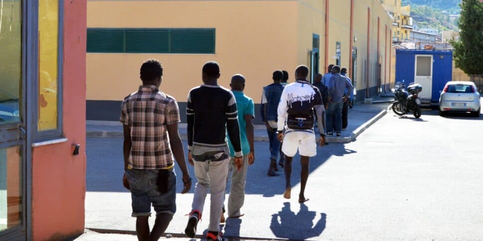 Migranti, Olanda: chi è arrivato dopo il 12 giugno sarà spedito in Italia