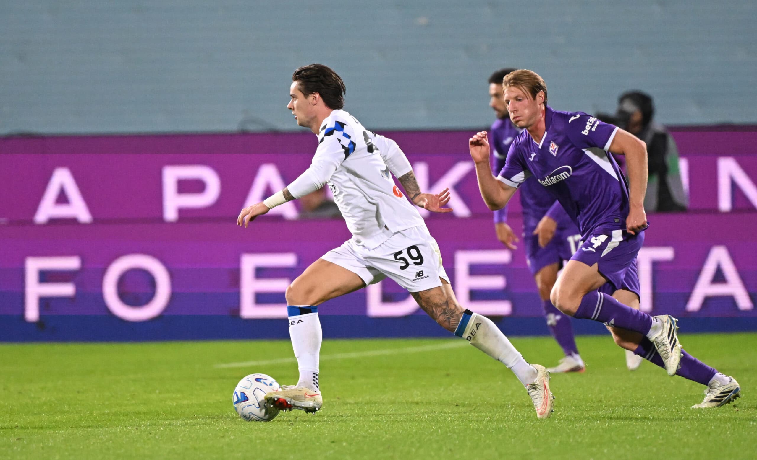 Fiorentina e Atalanta, pari tra errori e rimonte: finisce 2-2 al Franchi, decisivo Zalewski